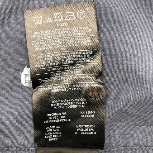 Volcom NWT Men’s Modern Fit short sleeve shirt. - Picture 7 of 7